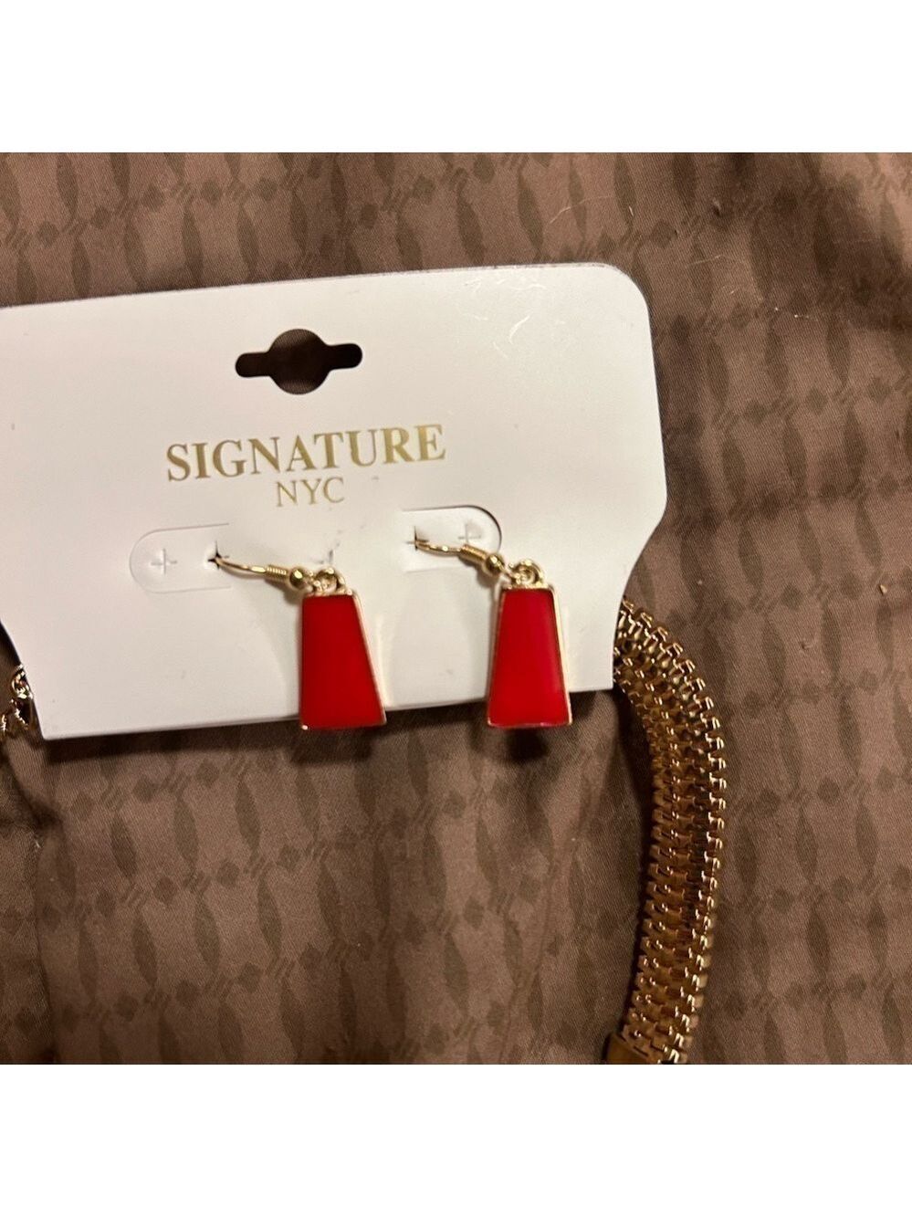Signature nyc 2pc set - Picture 3 of 6
